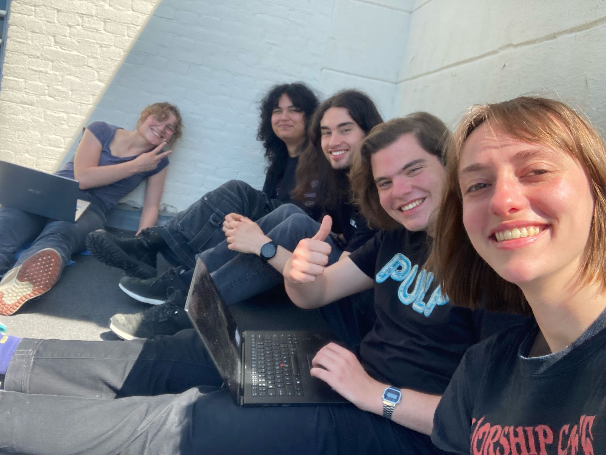 Bestuursfoto bestuur 21 C: Elise, Nikky, Yannick, Damian, Silke